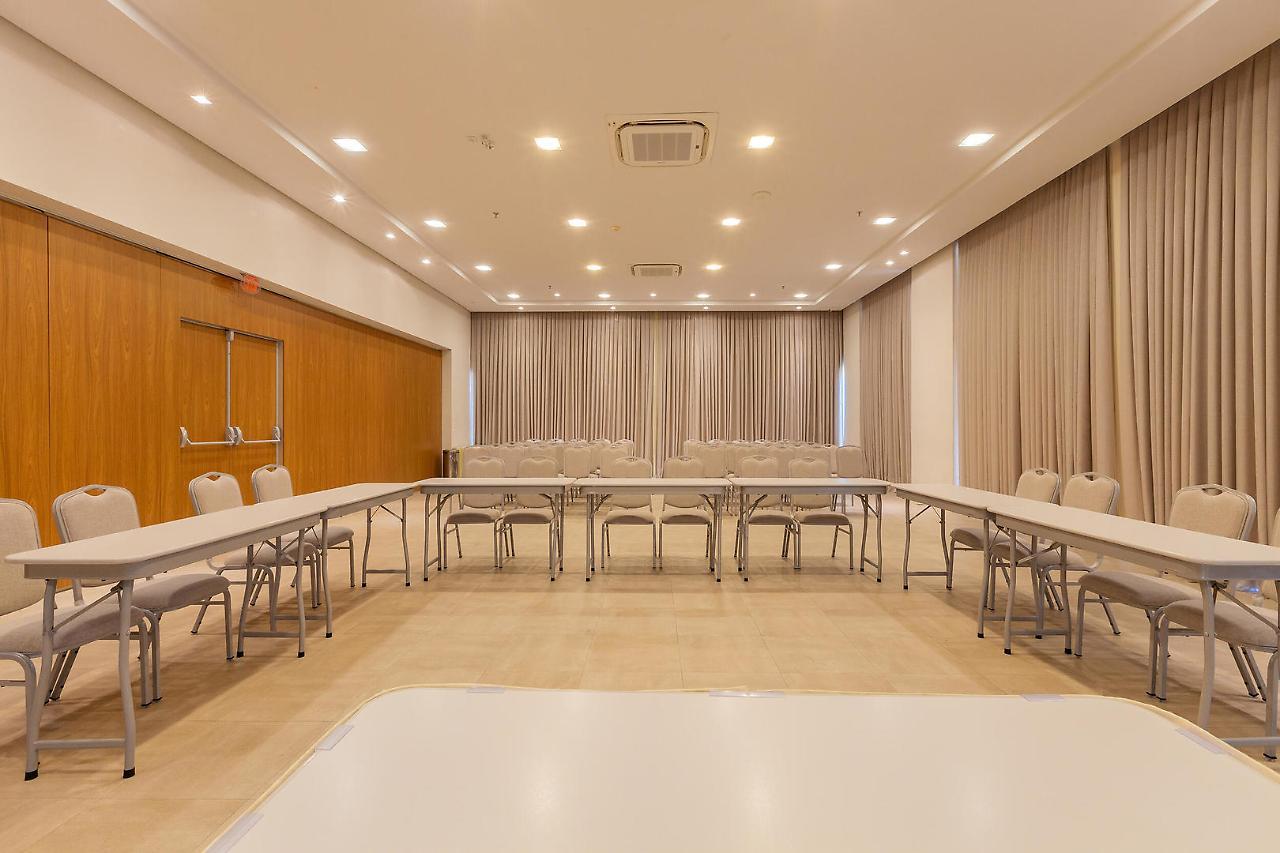 Tri Executive