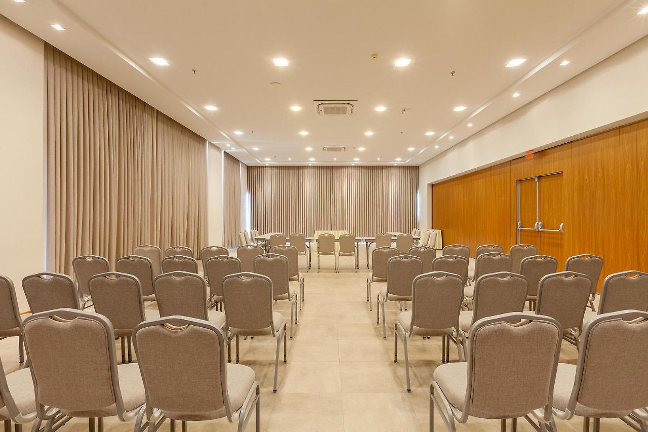 Tri Executive
