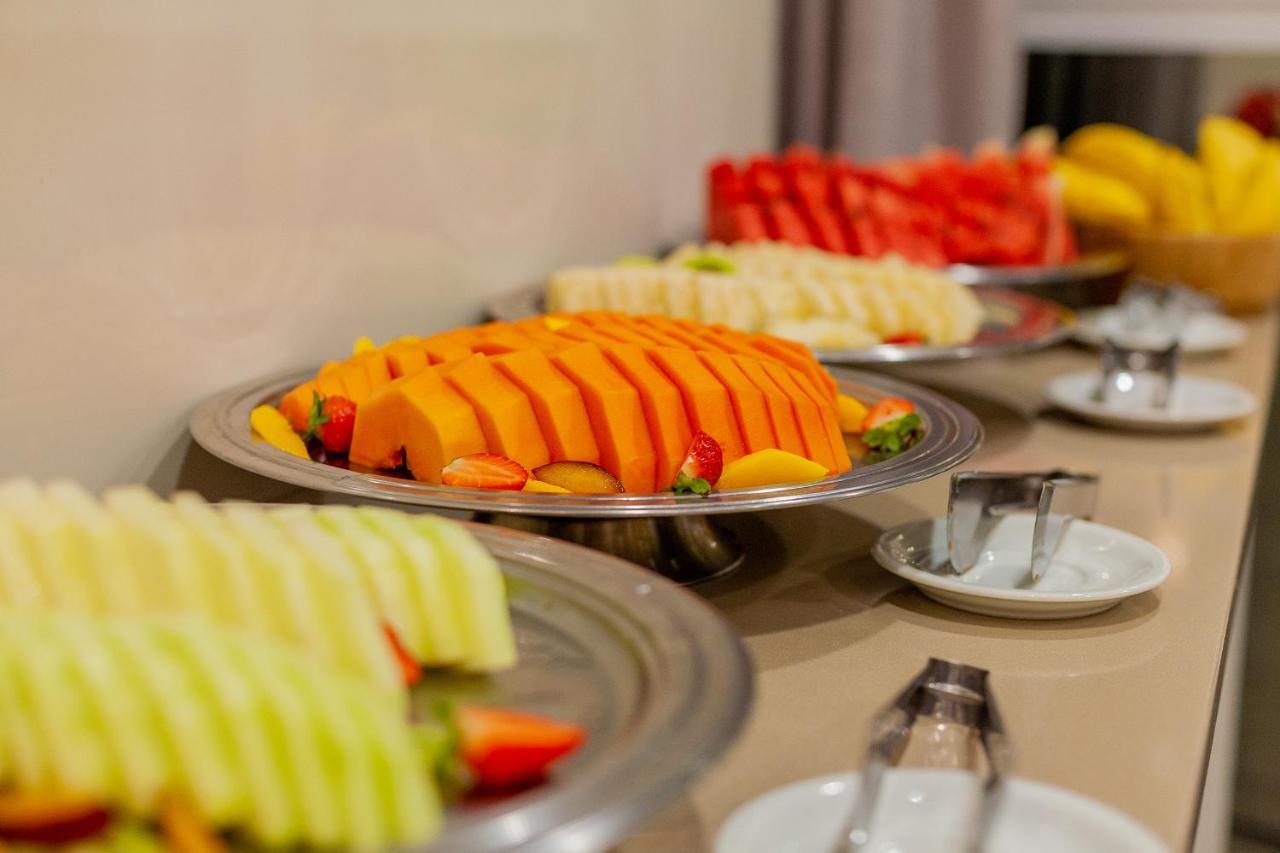 Tri Executive Hotel 4*